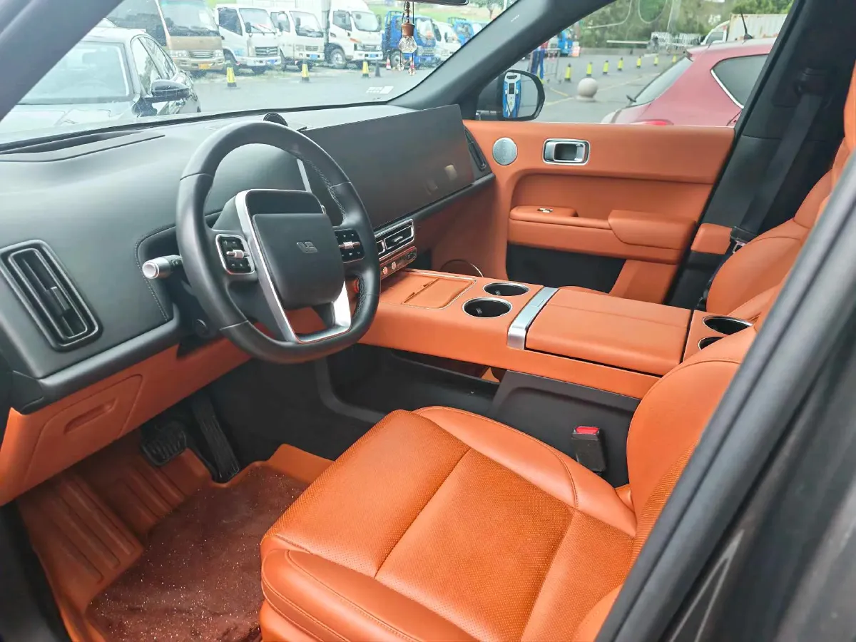 2023 Li L8 Range Extended 154HP REEV 40.9KWH,autocango,china used car exporter,china ev exporter,chinese used car exporter,chinese used ev exporter