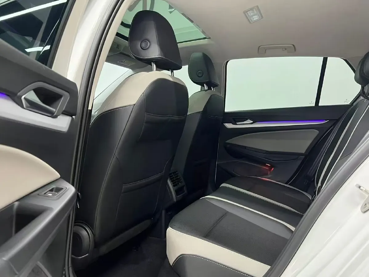 2023 Volkswagen Golf 1.4T 150HP L4 7DCT,autocango,china used car exporter,china ev exporter,chinese used car exporter,chinese used ev exporter