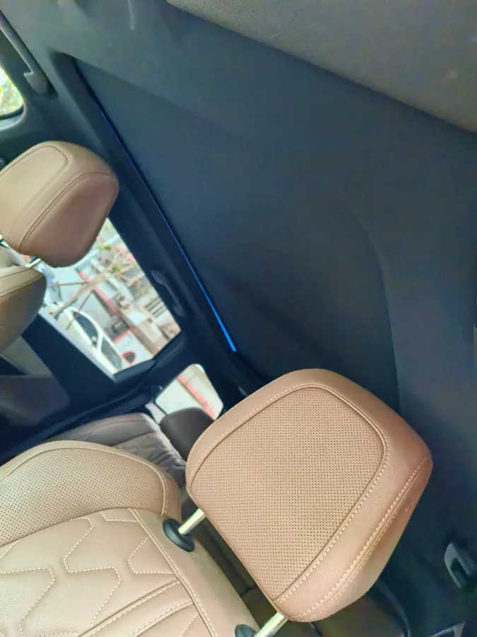 2021 Peugeot 5008 1.8T 211HP L4 8AT,autocango,china used car exporter,china ev exporter,chinese used car exporter,chinese used ev exporter