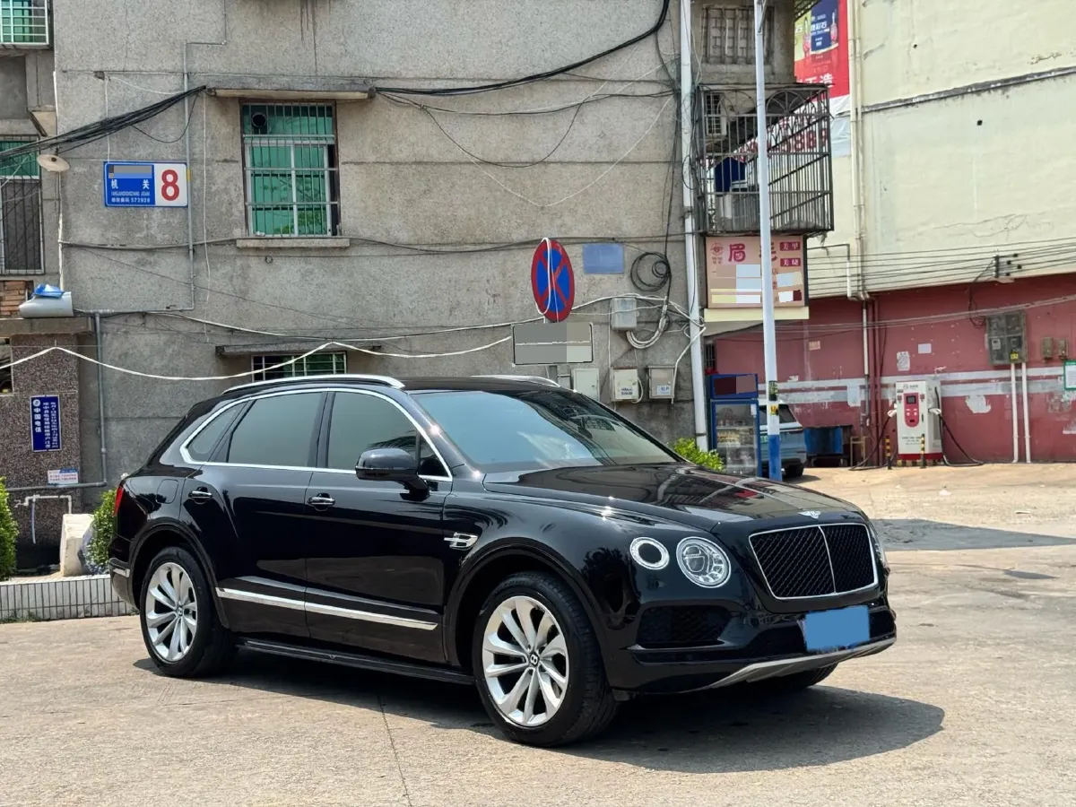 2018 Bentley Bentayga 4.0T 550HP V8 8AT,autocango,china used car exporter,china ev exporter,chinese used car exporter,chinese used ev exporter