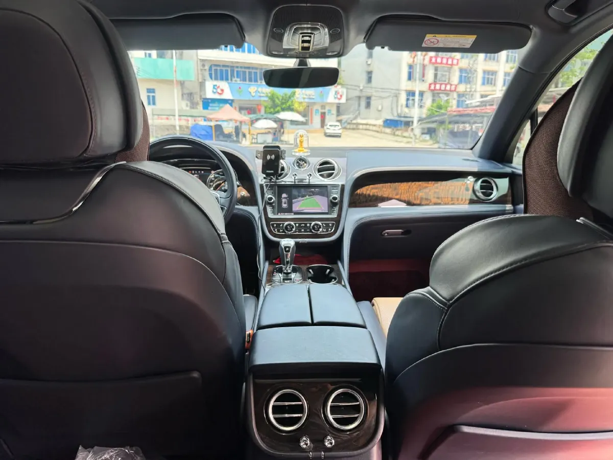 2018 Bentley Bentayga 4.0T 550HP V8 8AT,autocango,china used car exporter,china ev exporter,chinese used car exporter,chinese used ev exporter