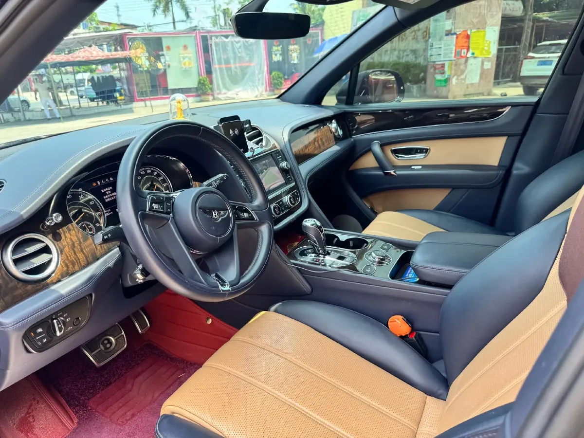 2018 Bentley Bentayga 4.0T 550HP V8 8AT,autocango,china used car exporter,china ev exporter,chinese used car exporter,chinese used ev exporter