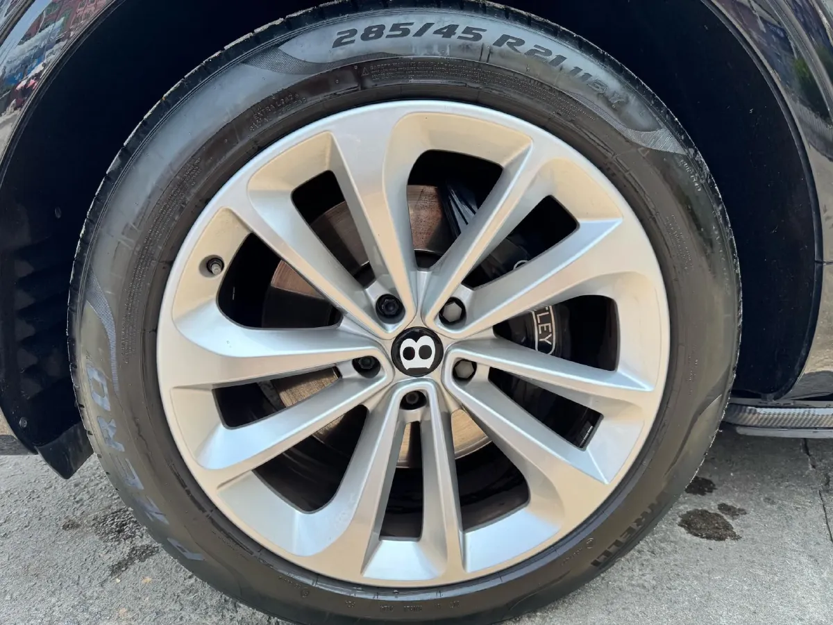 2018 Bentley Bentayga 4.0T 550HP V8 8AT,autocango,china used car exporter,china ev exporter,chinese used car exporter,chinese used ev exporter