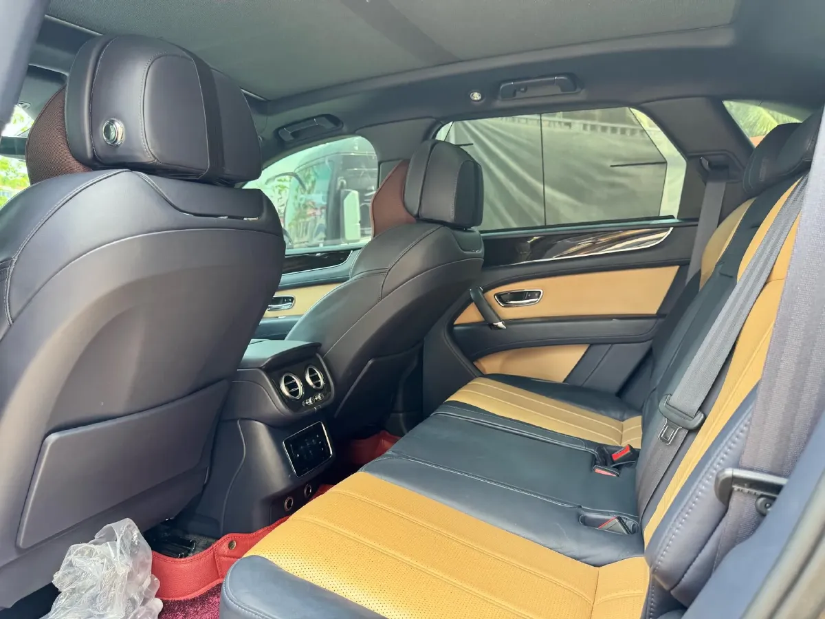 2018 Bentley Bentayga 4.0T 550HP V8 8AT,autocango,china used car exporter,china ev exporter,chinese used car exporter,chinese used ev exporter