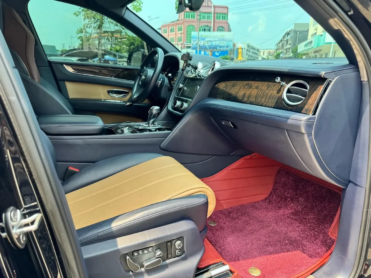 2018 Bentley Bentayga 4.0T 550HP V8 8AT,autocango,china used car exporter,china ev exporter,chinese used car exporter,chinese used ev exporter