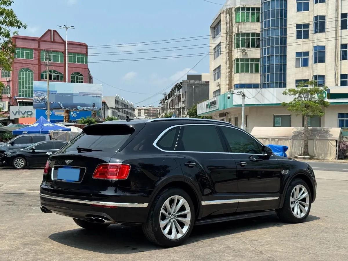 2018 Bentley Bentayga 4.0T 550HP V8 8AT,autocango,china used car exporter,china ev exporter,chinese used car exporter,chinese used ev exporter