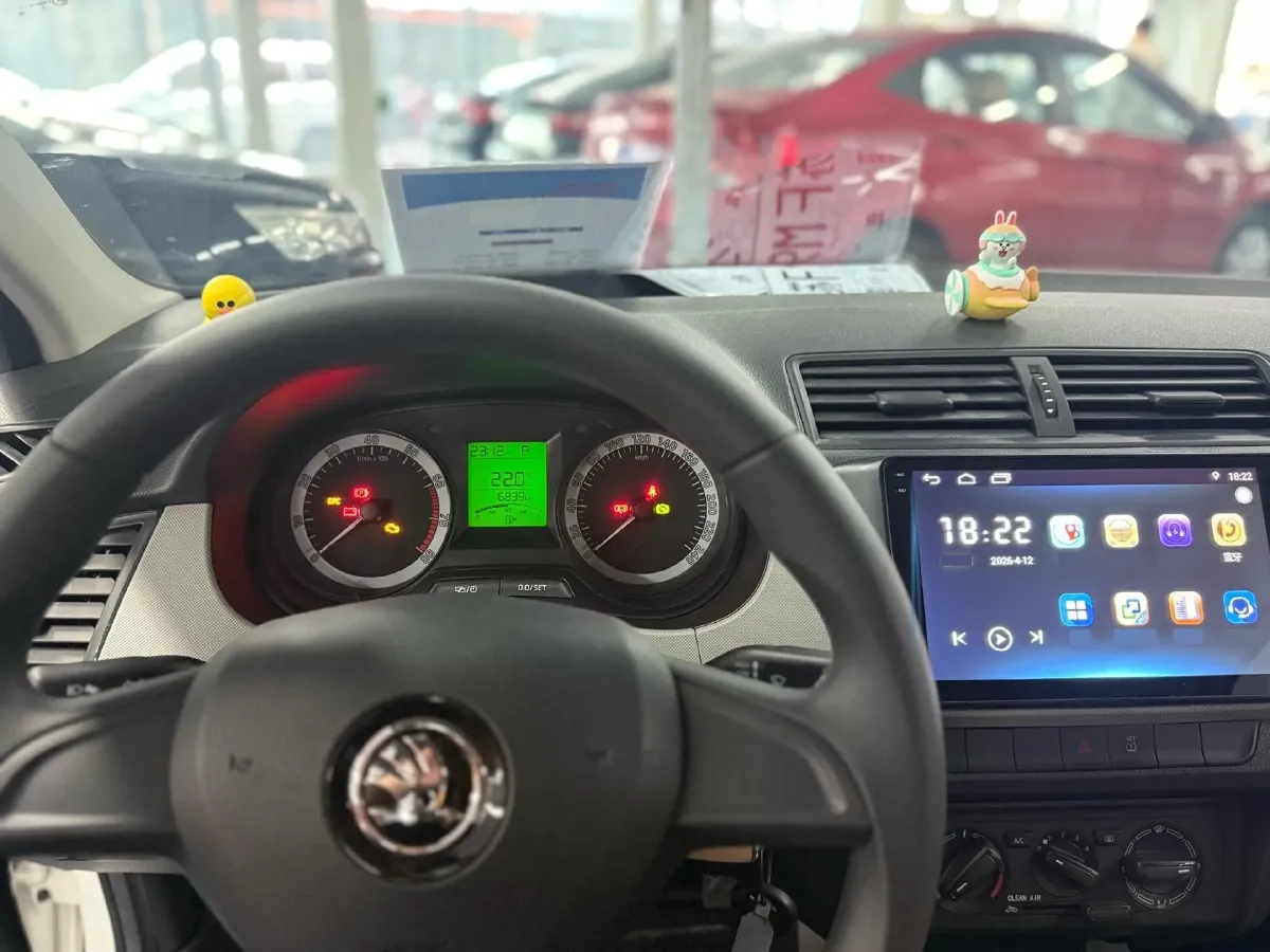 2017 Skoda Fabia 1.4L 90HP L4 6AT,autocango,china used car exporter,china ev exporter,chinese used car exporter,chinese used ev exporter