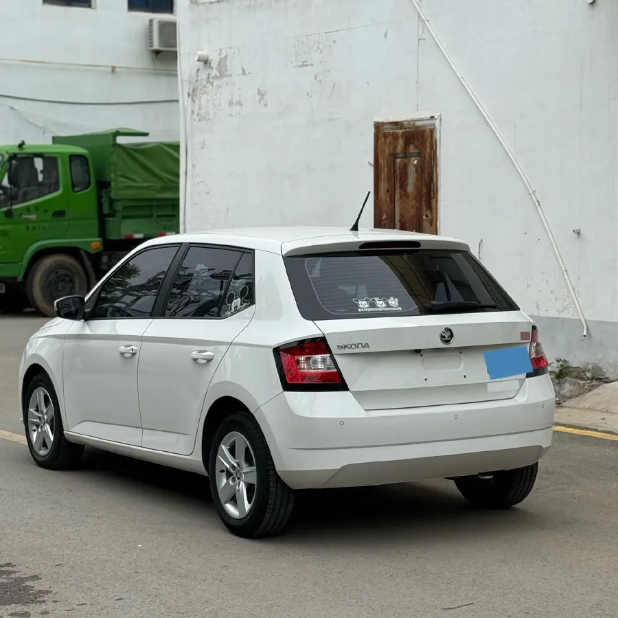 2017 Skoda Fabia 1.4L 90HP L4 6AT,autocango,china used car exporter,china ev exporter,chinese used car exporter,chinese used ev exporter
