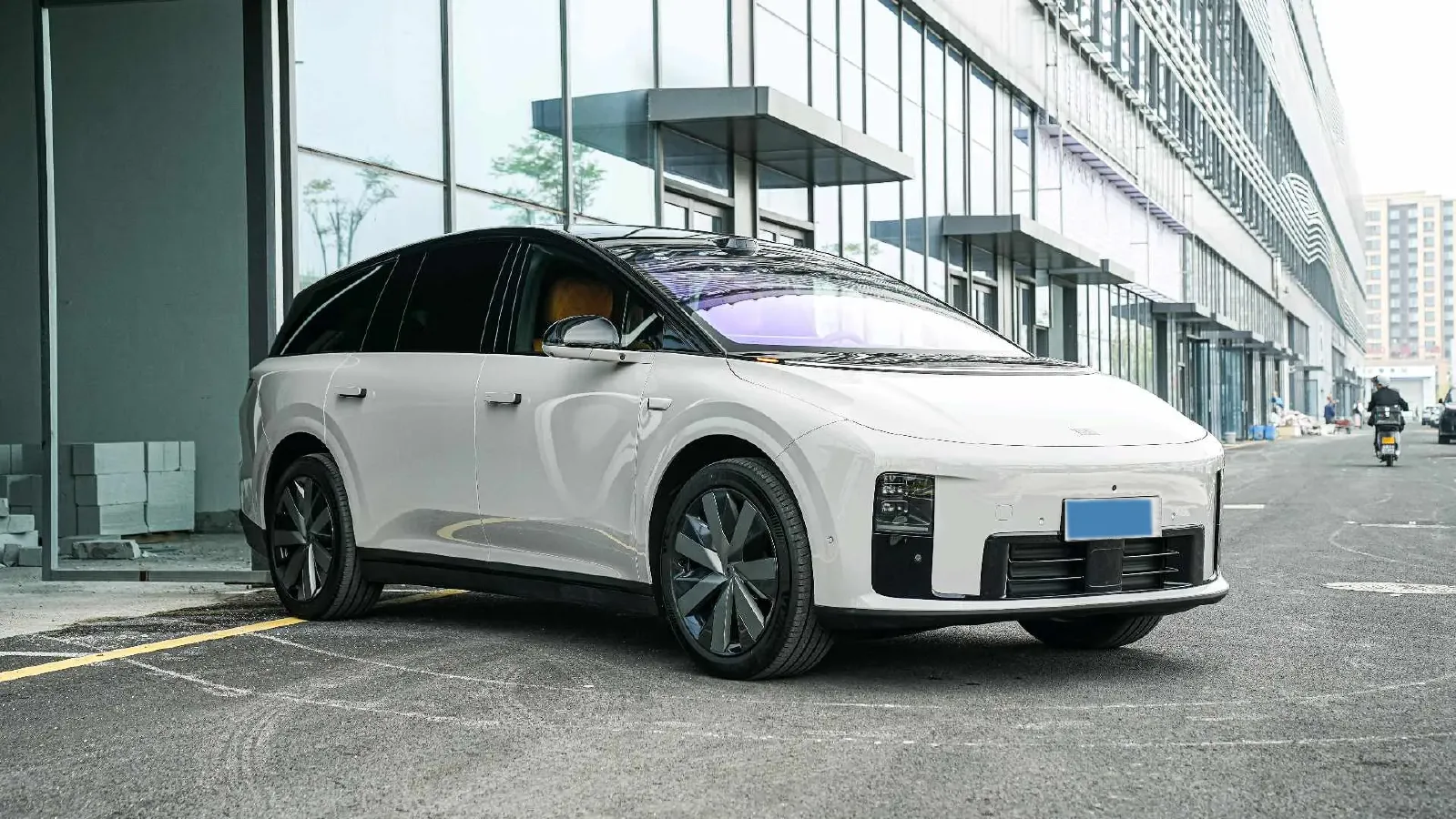 2025 Li i8 BEV,autocango,china used car exporter,china ev exporter,chinese used car exporter,chinese used ev exporter