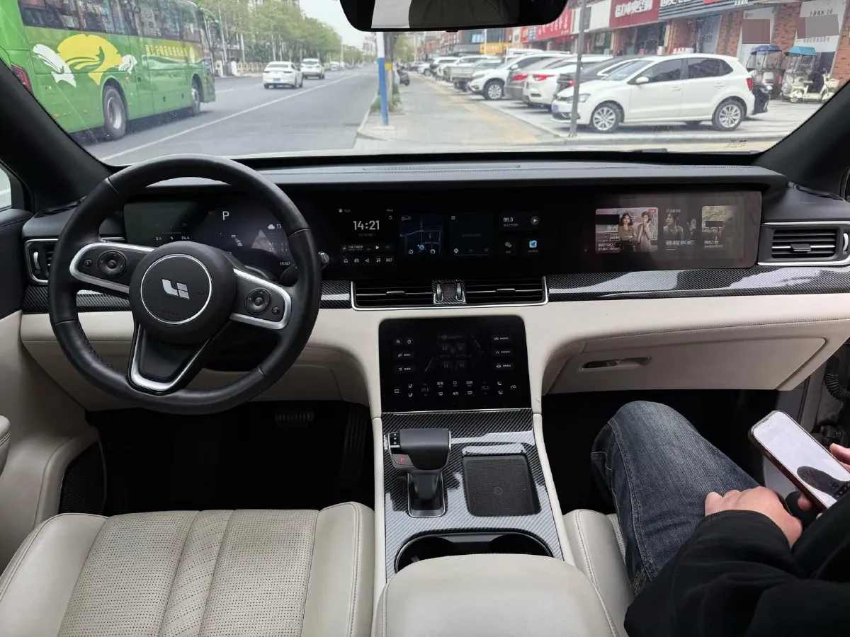 2020 Li ONE Range Extended 131HP REEV 40.5KWH,autocango,china used car exporter,china ev exporter,chinese used car exporter,chinese used ev exporter