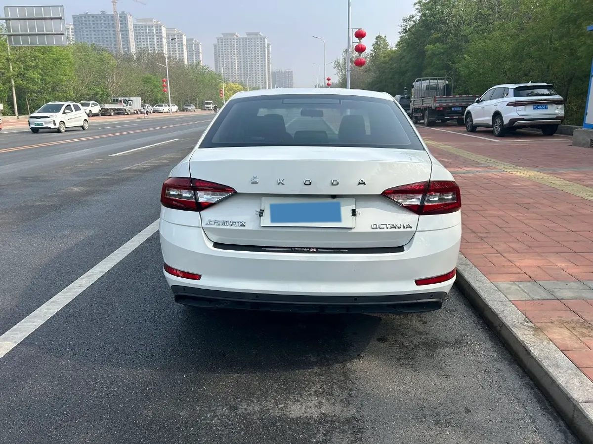 2021 Skoda Octavia 1.5L 113HP L4 6AT,autocango,china used car exporter,china ev exporter,chinese used car exporter,chinese used ev exporter
