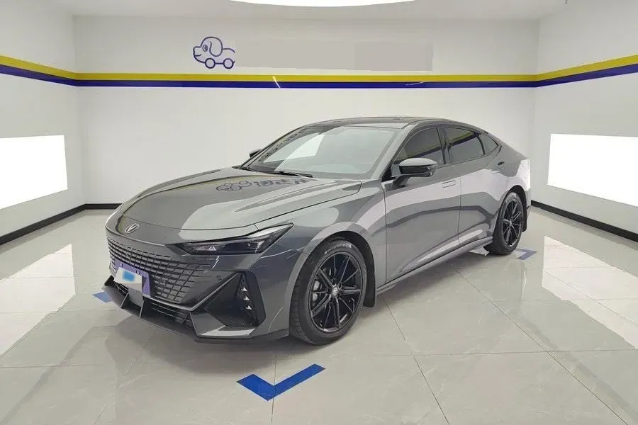 2023 ChangAn UNI-V 1.5T 188HP L4 7DCT,autocango,china used car exporter,china ev exporter,chinese used car exporter,chinese used ev exporter