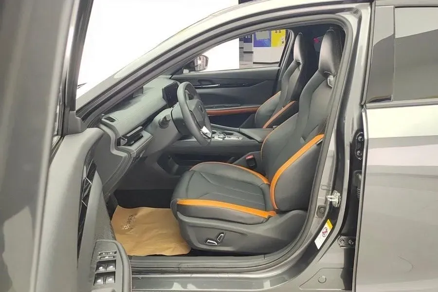 2023 ChangAn UNI-V 1.5T 188HP L4 7DCT,autocango,china used car exporter,china ev exporter,chinese used car exporter,chinese used ev exporter