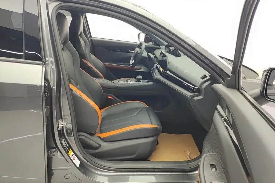 2023 ChangAn UNI-V 1.5T 188HP L4 7DCT,autocango,china used car exporter,china ev exporter,chinese used car exporter,chinese used ev exporter