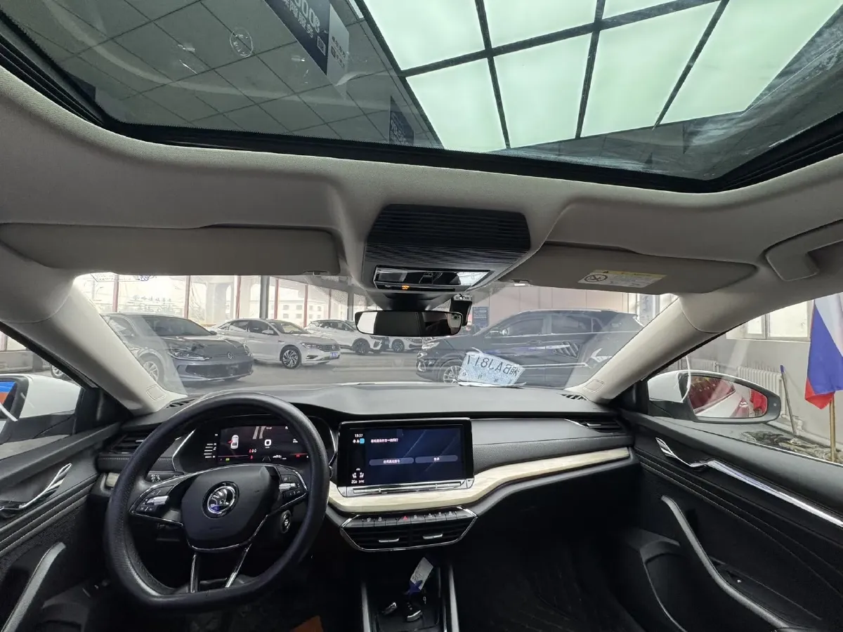 2021 Skoda Octavia 1.4T 150HP L4 7DCT,autocango,china used car exporter,china ev exporter,chinese used car exporter,chinese used ev exporter