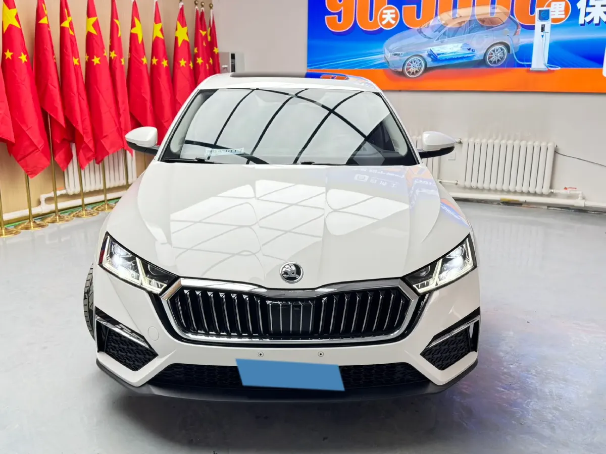 2021 Skoda Octavia 1.4T 150HP L4 7DCT,autocango,china used car exporter,china ev exporter,chinese used car exporter,chinese used ev exporter