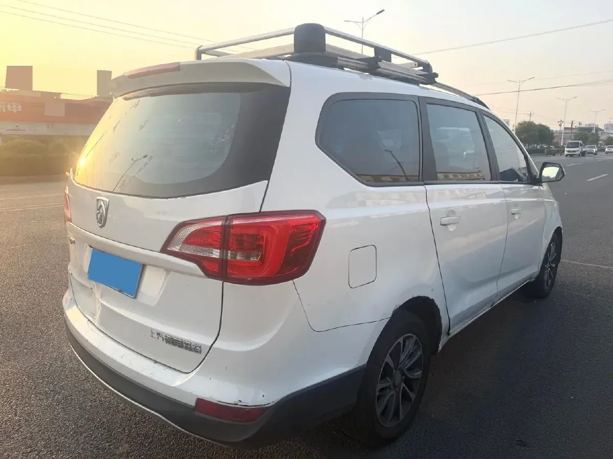 2016 BaoJun 730 1.5L 112HP L4 5MT,autocango,china used car exporter,china ev exporter,chinese used car exporter,chinese used ev exporter