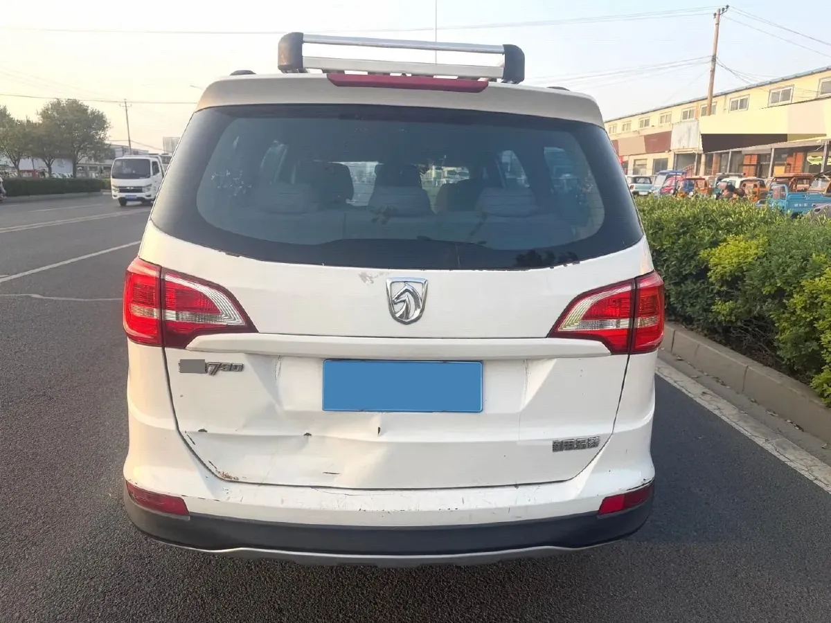 2016 BaoJun 730 1.5L 112HP L4 5MT,autocango,china used car exporter,china ev exporter,chinese used car exporter,chinese used ev exporter