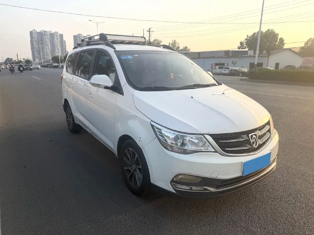 2016 BaoJun 730 1.5L 112HP L4 5MT,autocango,china used car exporter,china ev exporter,chinese used car exporter,chinese used ev exporter