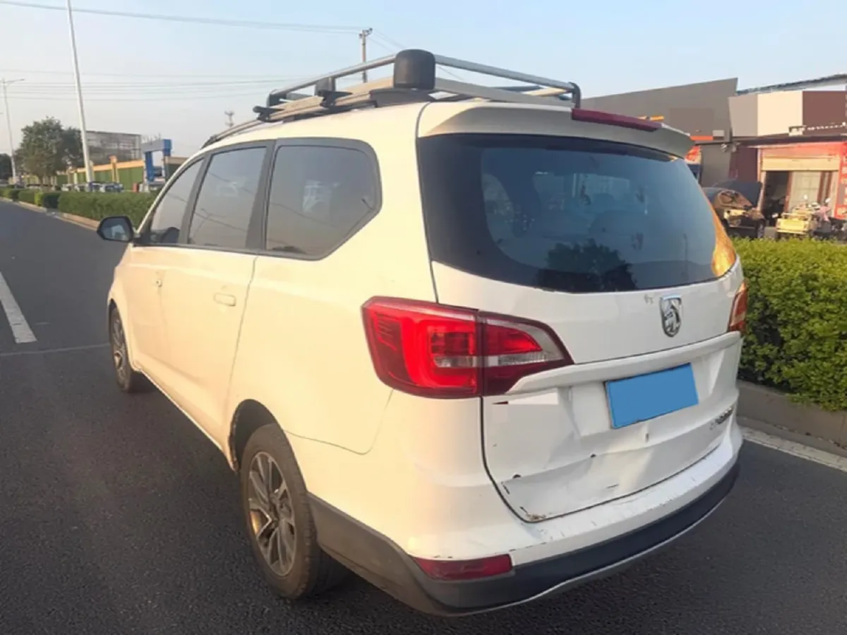 2016 BaoJun 730 1.5L 112HP L4 5MT,autocango,china used car exporter,china ev exporter,chinese used car exporter,chinese used ev exporter