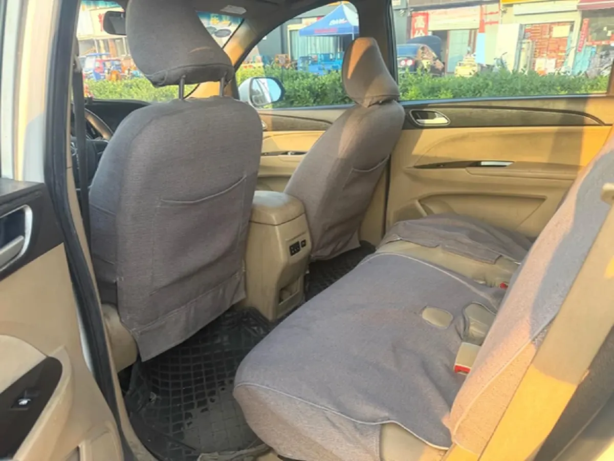 2016 BaoJun 730 1.5L 112HP L4 5MT,autocango,china used car exporter,china ev exporter,chinese used car exporter,chinese used ev exporter