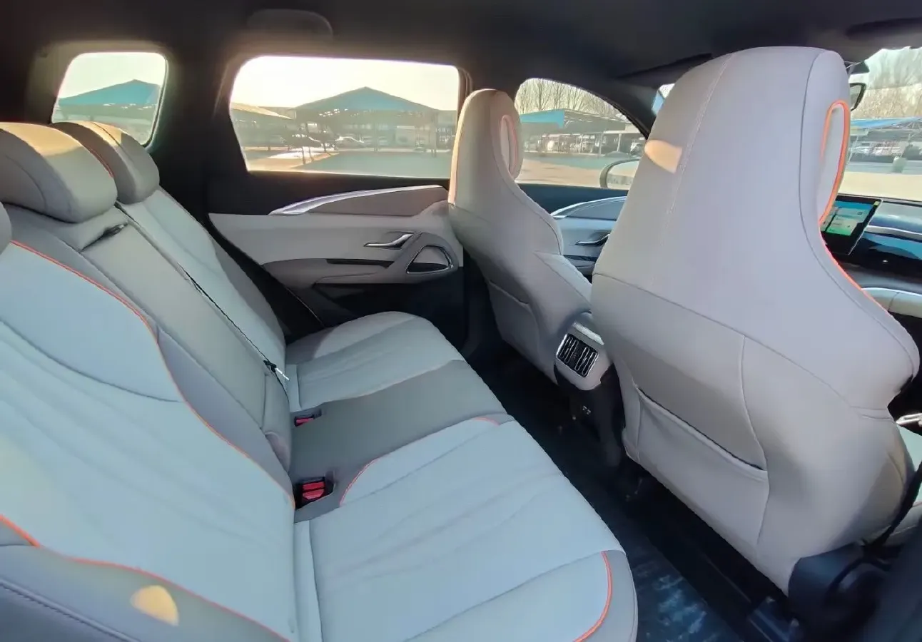 2024 BYD SongL DM-i 1.5L 101HP L4 E-CVT PHEV 18.3KWH,autocango,china used car exporter,china ev exporter,chinese used car exporter,chinese used ev exporter