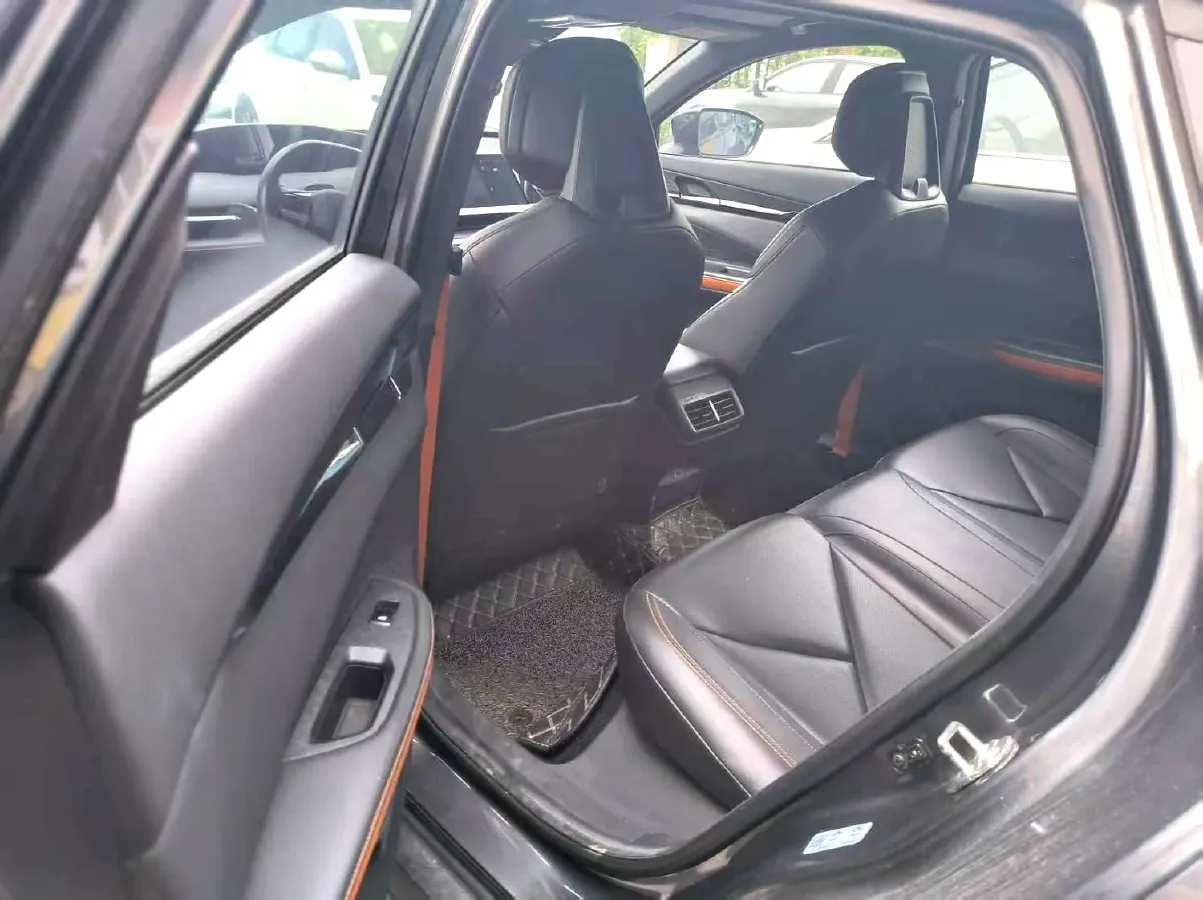 2022 ChangAn UNI-V 1.5T 188HP L4 7DCT,autocango,china used car exporter,china ev exporter,chinese used car exporter,chinese used ev exporter