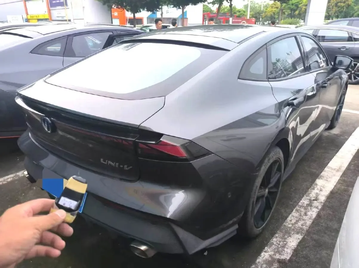 2022 ChangAn UNI-V 1.5T 188HP L4 7DCT,autocango,china used car exporter,china ev exporter,chinese used car exporter,chinese used ev exporter