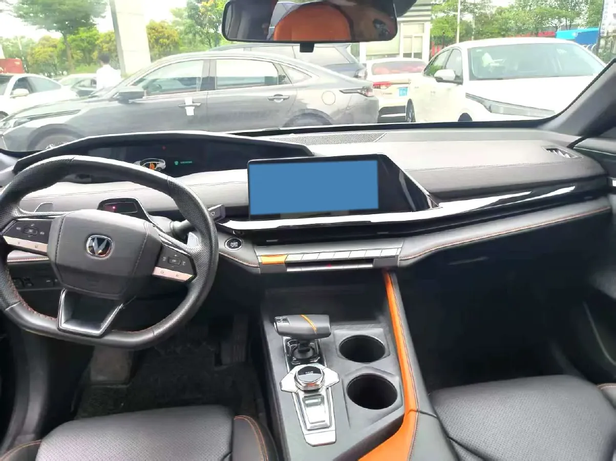 2022 ChangAn UNI-V 1.5T 188HP L4 7DCT,autocango,china used car exporter,china ev exporter,chinese used car exporter,chinese used ev exporter