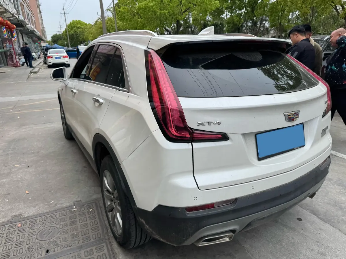 2022 Cadillac XT4 2.0T 237HP L4 9AT,autocango,china used car exporter,china ev exporter,chinese used car exporter,chinese used ev exporter