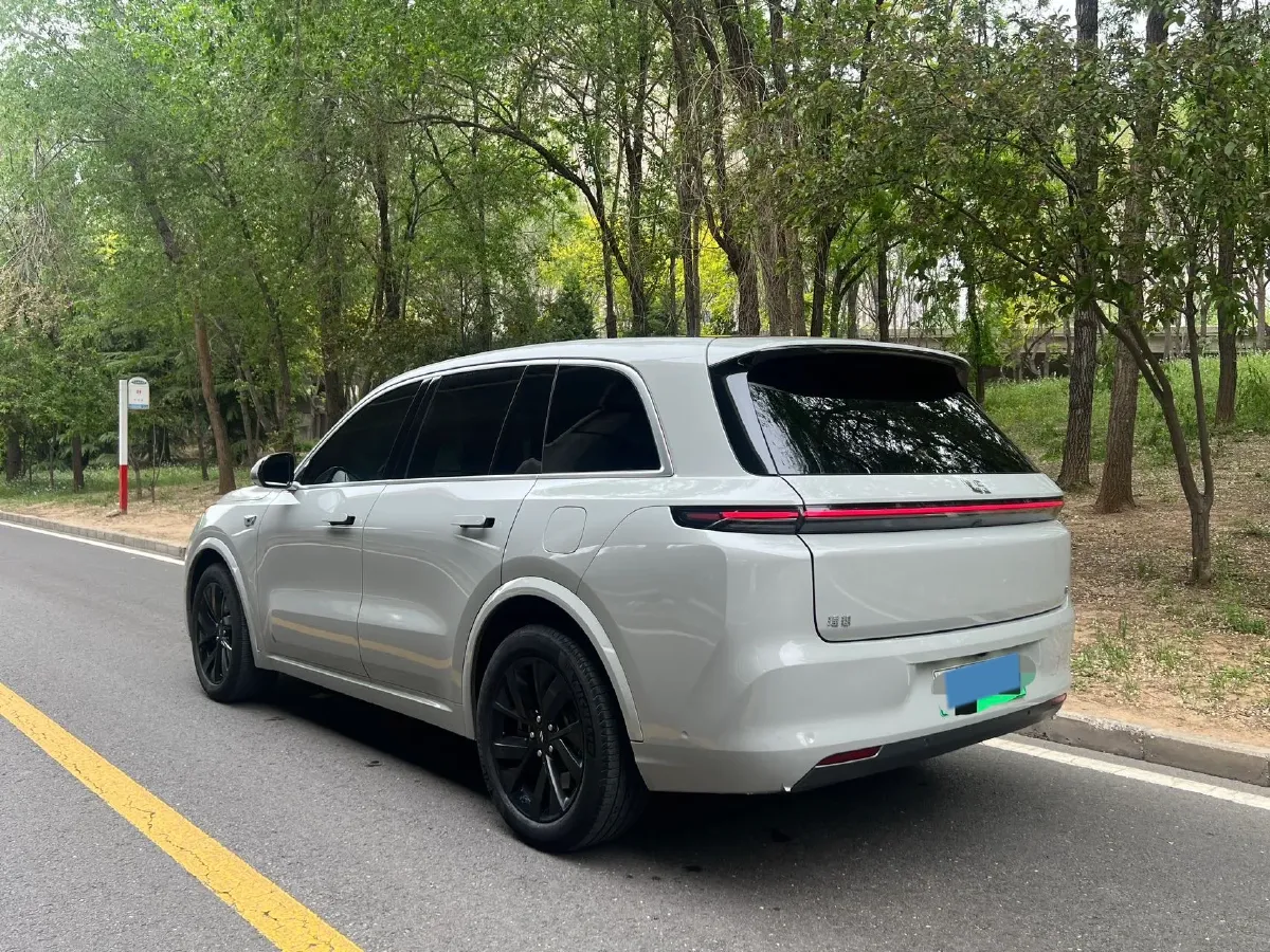 2023 Li L8 Range Extended 154HP REEV 40.9KWH,autocango,china used car exporter,china ev exporter,chinese used car exporter,chinese used ev exporter