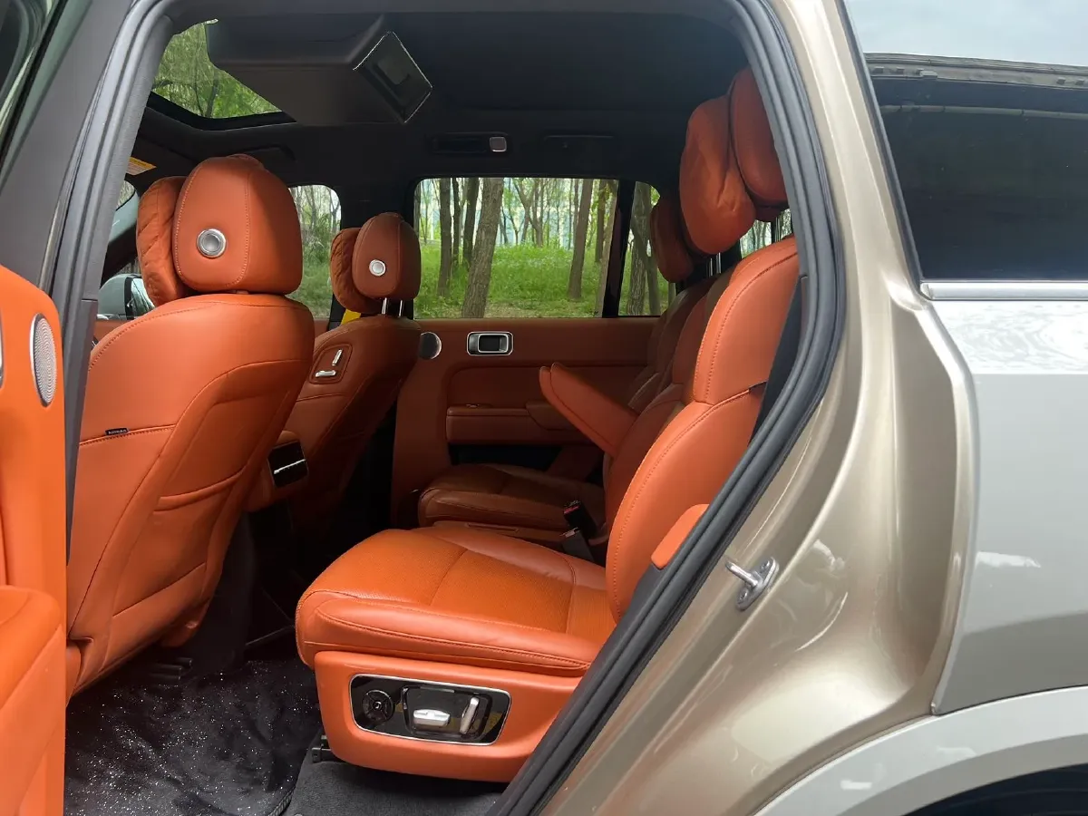 2023 Li L8 Range Extended 154HP REEV 40.9KWH,autocango,china used car exporter,china ev exporter,chinese used car exporter,chinese used ev exporter