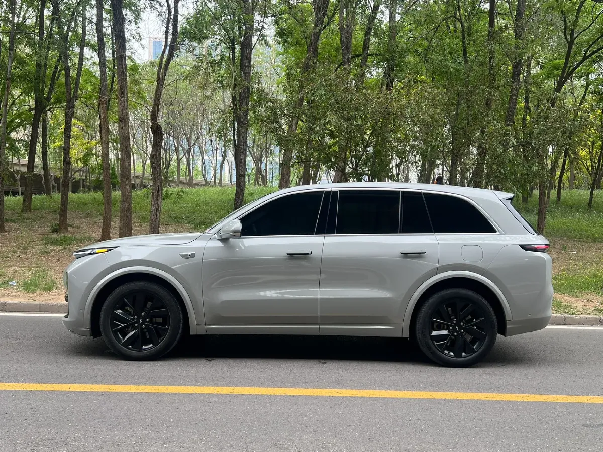 2023 Li L8 Range Extended 154HP REEV 40.9KWH,autocango,china used car exporter,china ev exporter,chinese used car exporter,chinese used ev exporter