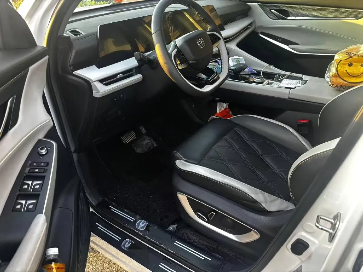 2023 ChangAn CS75 Plus 1.5T 188HP L4 8AT,autocango,china used car exporter,china ev exporter,chinese used car exporter,chinese used ev exporter