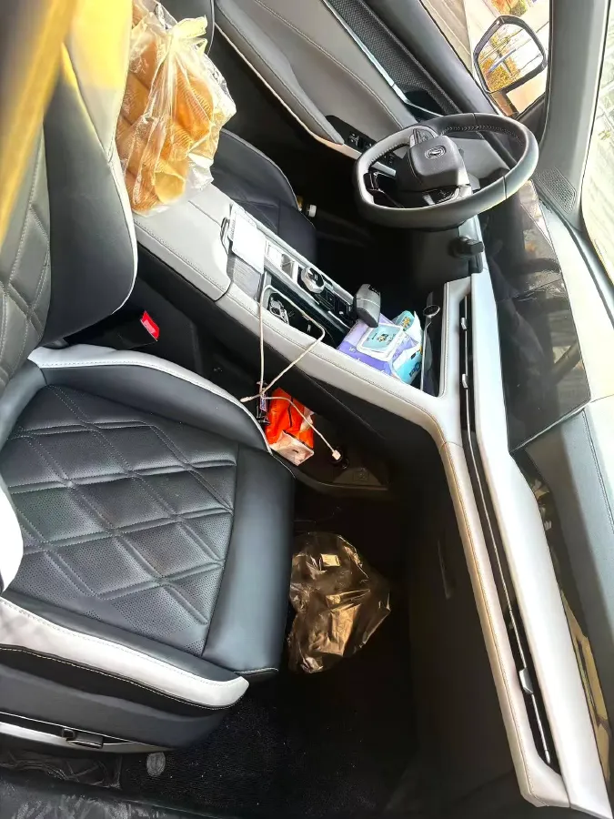 2023 ChangAn CS75 Plus 1.5T 188HP L4 8AT,autocango,china used car exporter,china ev exporter,chinese used car exporter,chinese used ev exporter