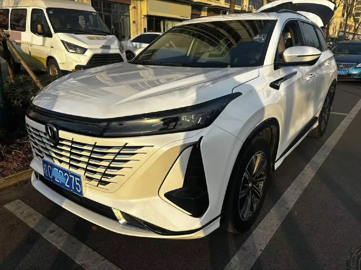 2023 ChangAn CS75 Plus 1.5T 188HP L4 8AT,autocango,china used car exporter,china ev exporter,chinese used car exporter,chinese used ev exporter