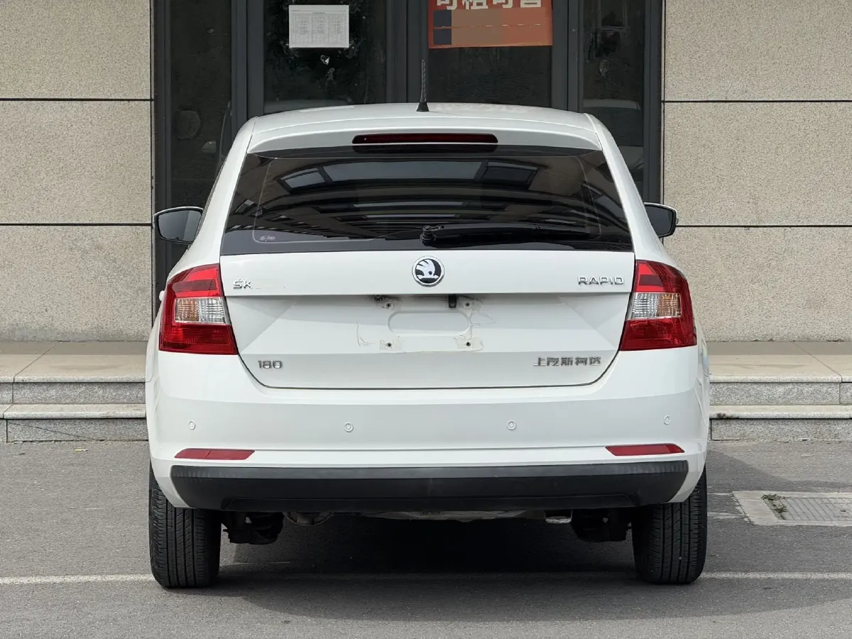 2018 Skoda Rapid Spaceback 1.6L 110HP L4 6AT,autocango,china used car exporter,china ev exporter,chinese used car exporter,chinese used ev exporter