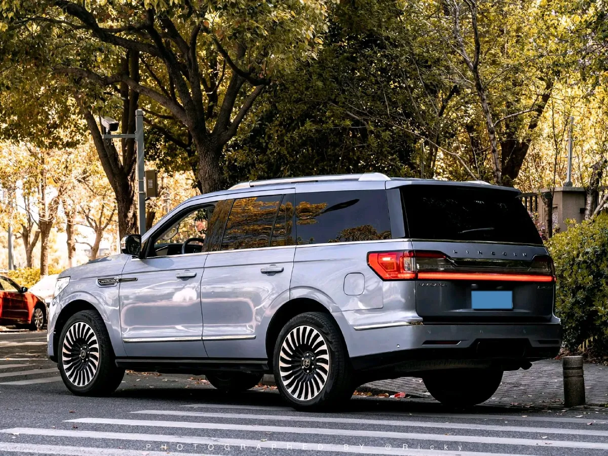 2020 Lincoln Navigator 3.5T 388HP V6 10AT,autocango,china used car exporter,china ev exporter,chinese used car exporter,chinese used ev exporter