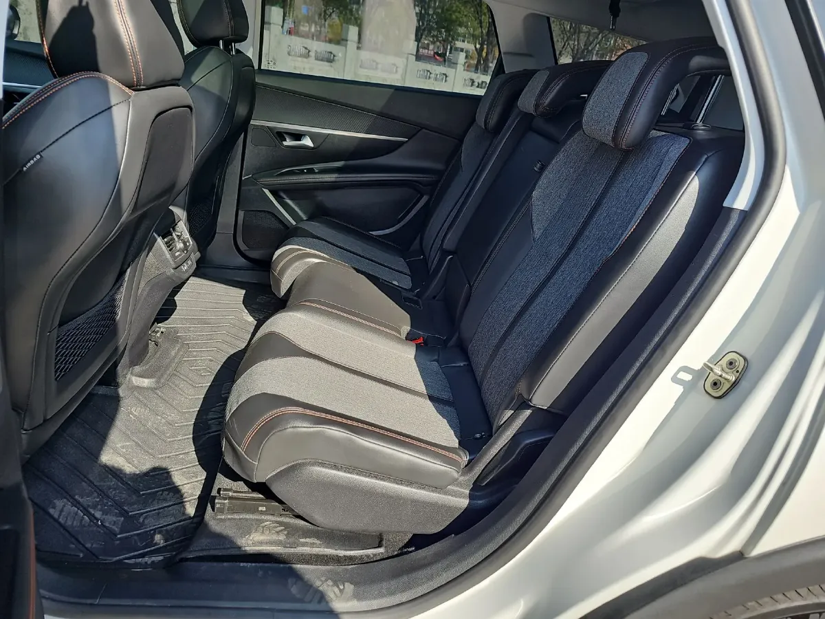 2017 Peugeot 5008 1.8T 204HP L4 6AT,autocango,china used car exporter,china ev exporter,chinese used car exporter,chinese used ev exporter