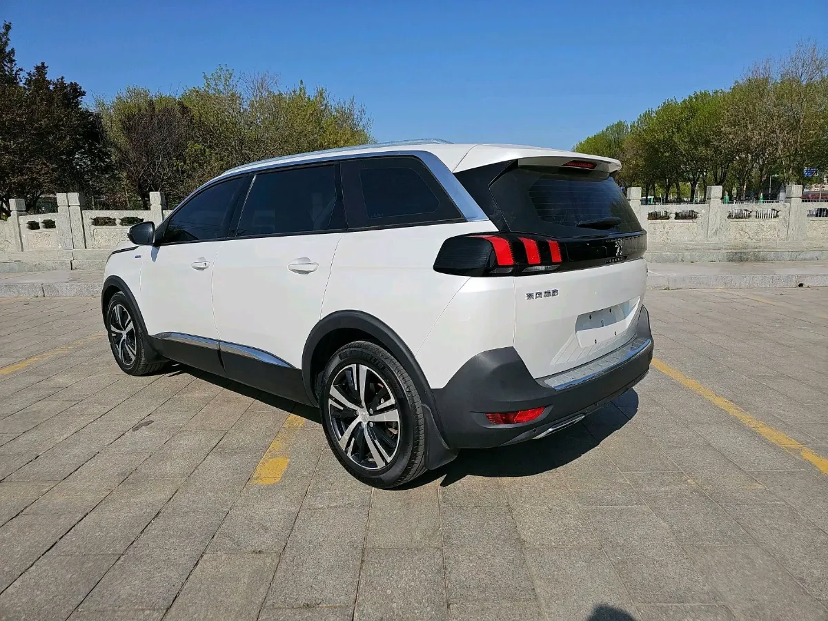 2017 Peugeot 5008 1.8T 204HP L4 6AT,autocango,china used car exporter,china ev exporter,chinese used car exporter,chinese used ev exporter
