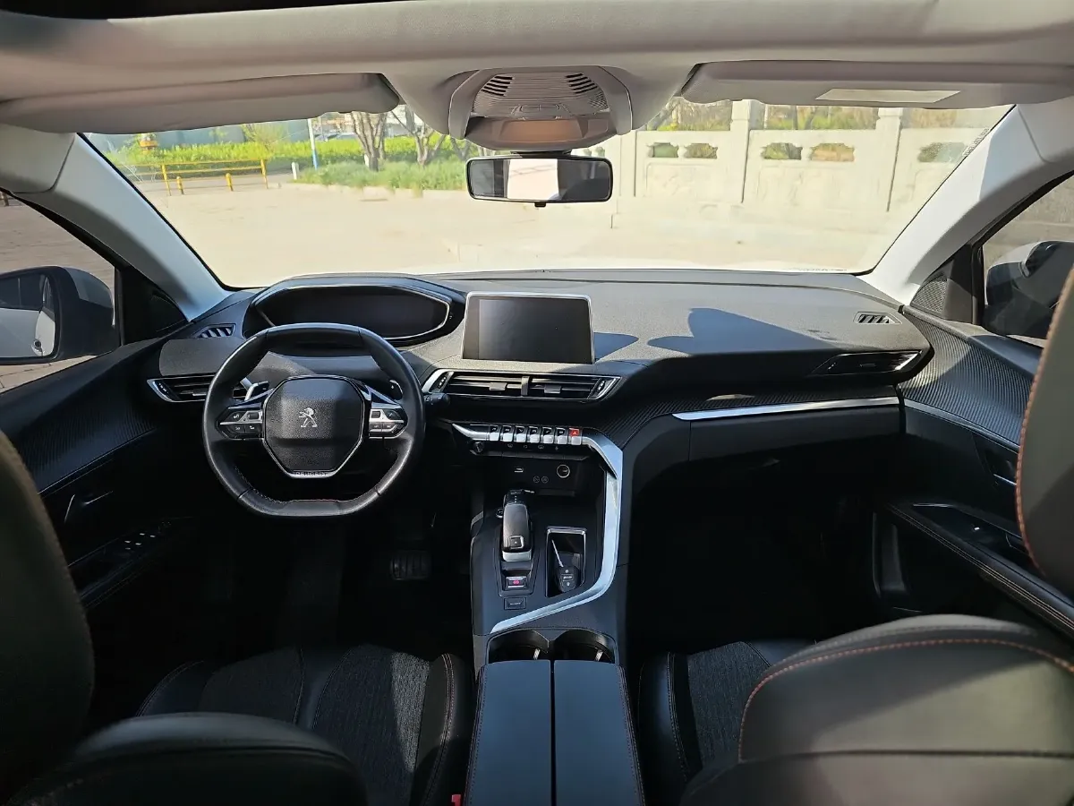 2017 Peugeot 5008 1.8T 204HP L4 6AT,autocango,china used car exporter,china ev exporter,chinese used car exporter,chinese used ev exporter