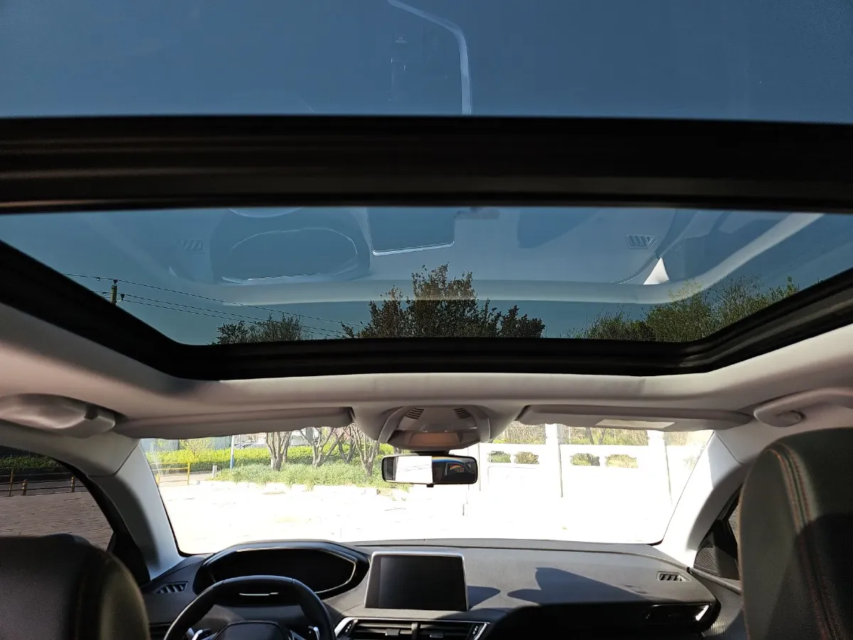 2017 Peugeot 5008 1.8T 204HP L4 6AT,autocango,china used car exporter,china ev exporter,chinese used car exporter,chinese used ev exporter