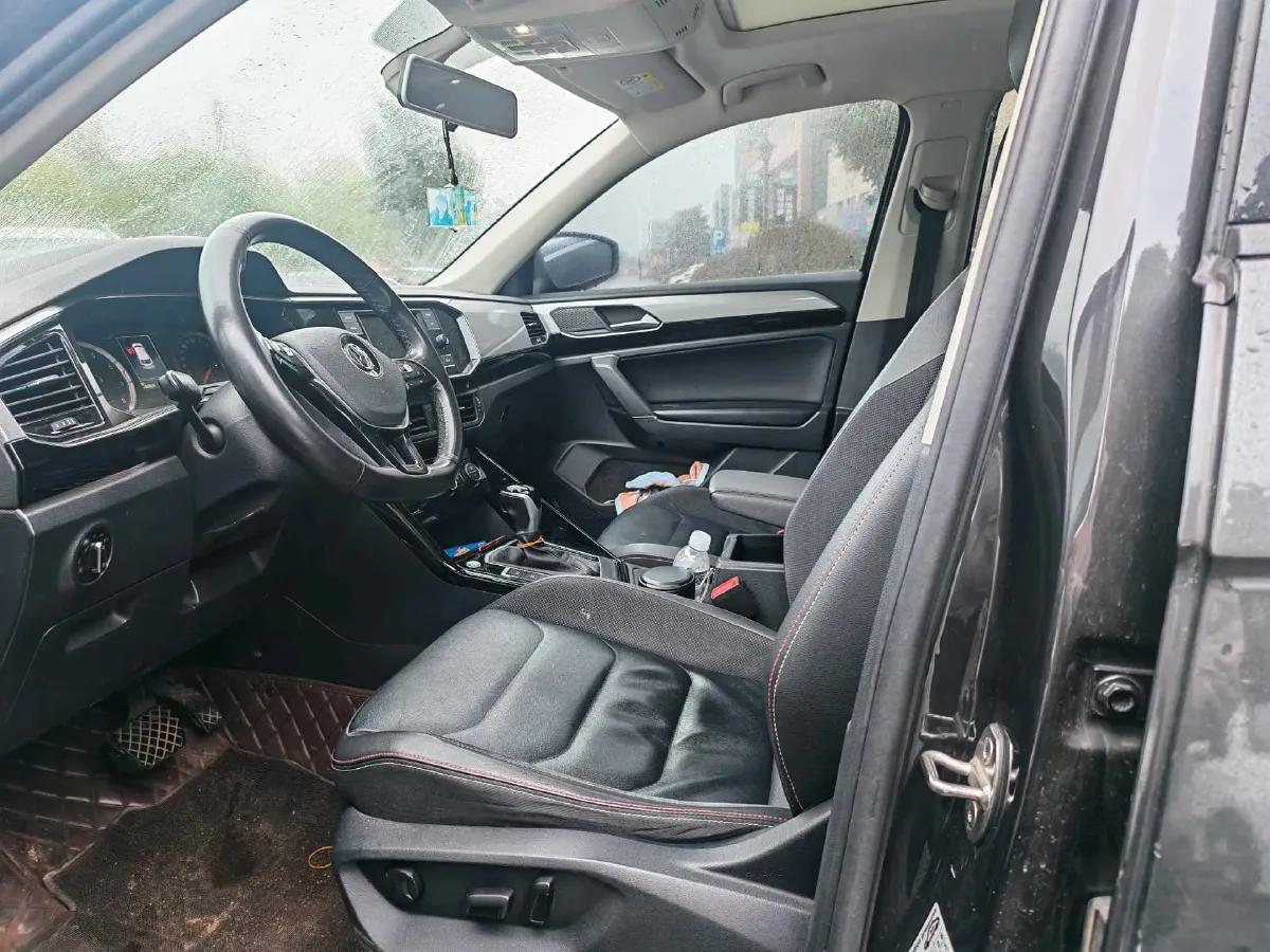 2019 Jeep Cherokee 2.0T 234HP L4 9AT,autocango,china used car exporter,china ev exporter,chinese used car exporter,chinese used ev exporter