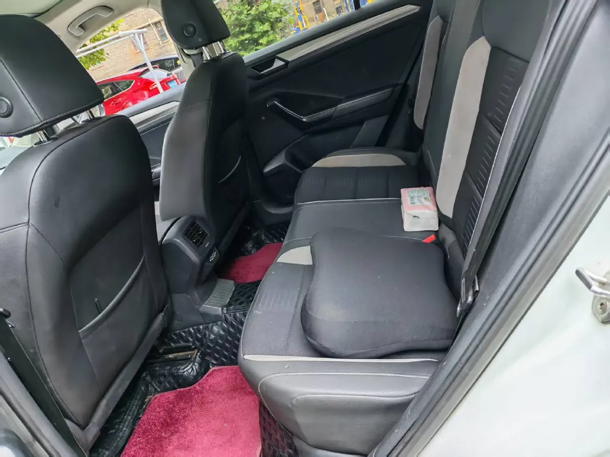 2020 Volkswagen T-Roc 1.4T 131HP L4 7DCT,autocango,china used car exporter,china ev exporter,chinese used car exporter,chinese used ev exporter