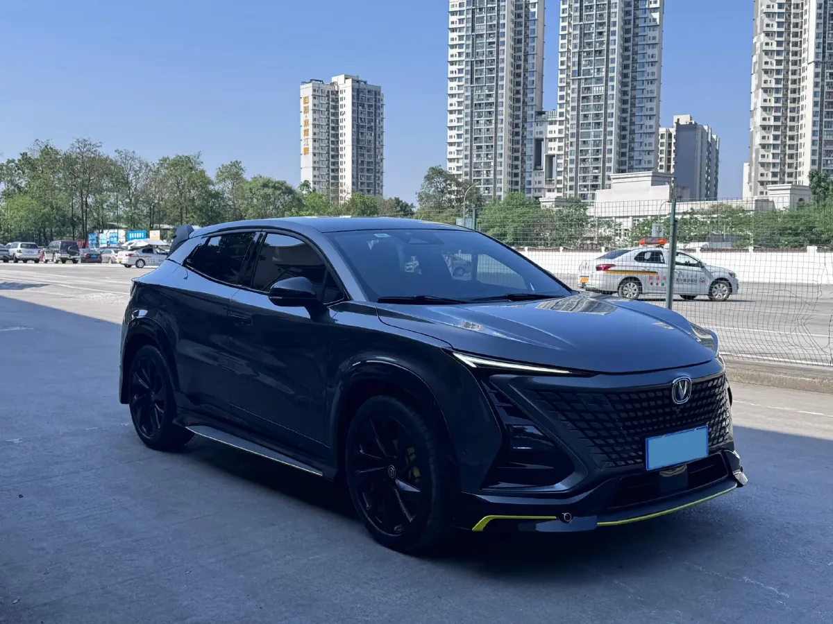 2022 ChangAn UNI-T 1.5T 188HP L4 7DCT,autocango,china used car exporter,china ev exporter,chinese used car exporter,chinese used ev exporter
