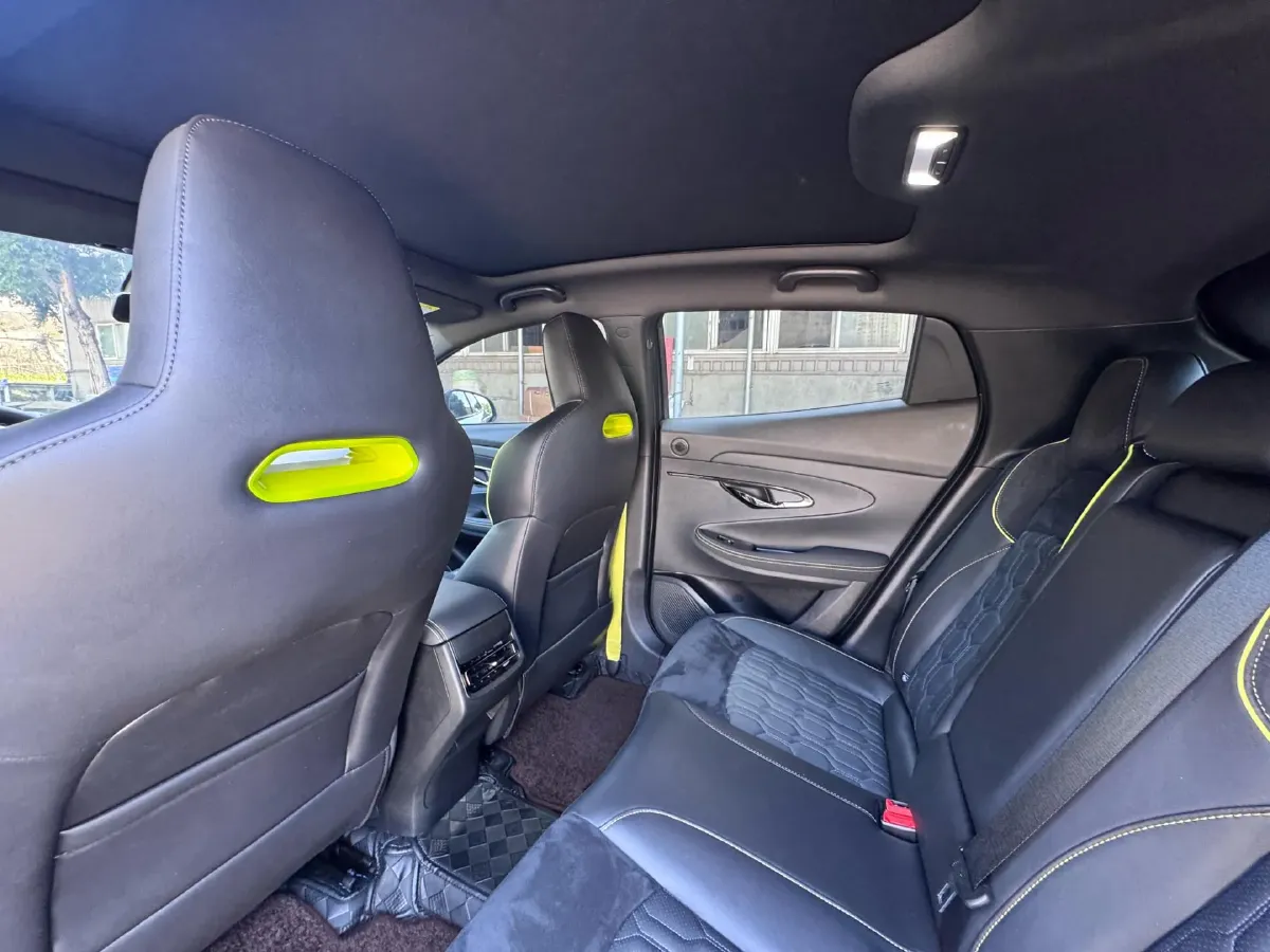 2022 ChangAn UNI-T 1.5T 188HP L4 7DCT,autocango,china used car exporter,china ev exporter,chinese used car exporter,chinese used ev exporter