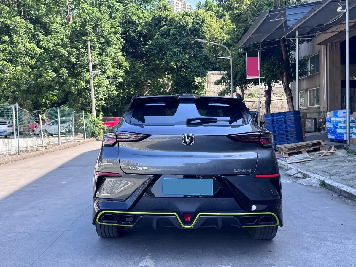 2022 ChangAn UNI-T 1.5T 188HP L4 7DCT,autocango,china used car exporter,china ev exporter,chinese used car exporter,chinese used ev exporter