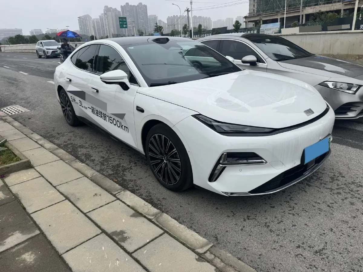 2025 Geely Galaxy Starshine 8 1.5T 163HP L4 3DHT PHEV 27.69KWH,autocango,china used car exporter,china ev exporter,chinese used car exporter,chinese used ev exporter