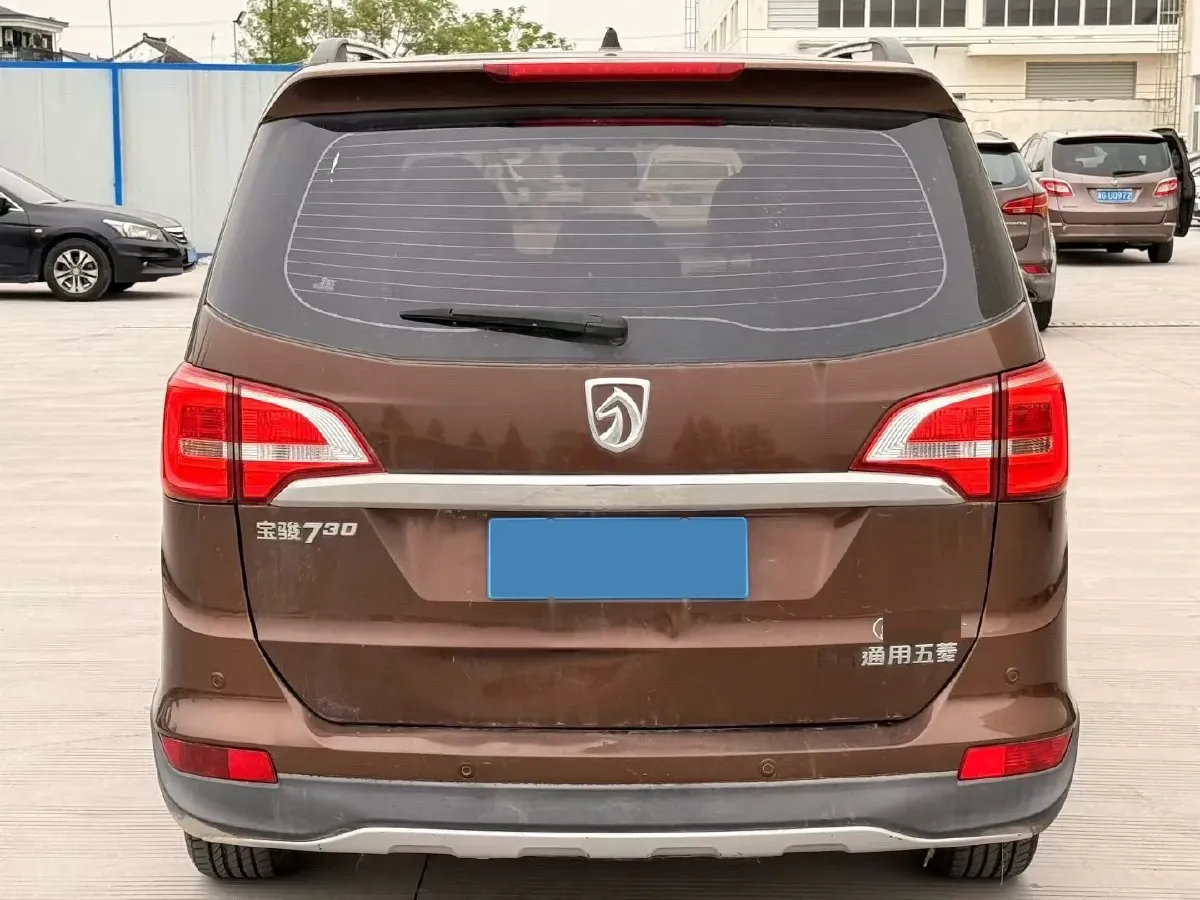 2016 BaoJun 730 1.5L 112HP L4 5MT,autocango,china used car exporter,china ev exporter,chinese used car exporter,chinese used ev exporter