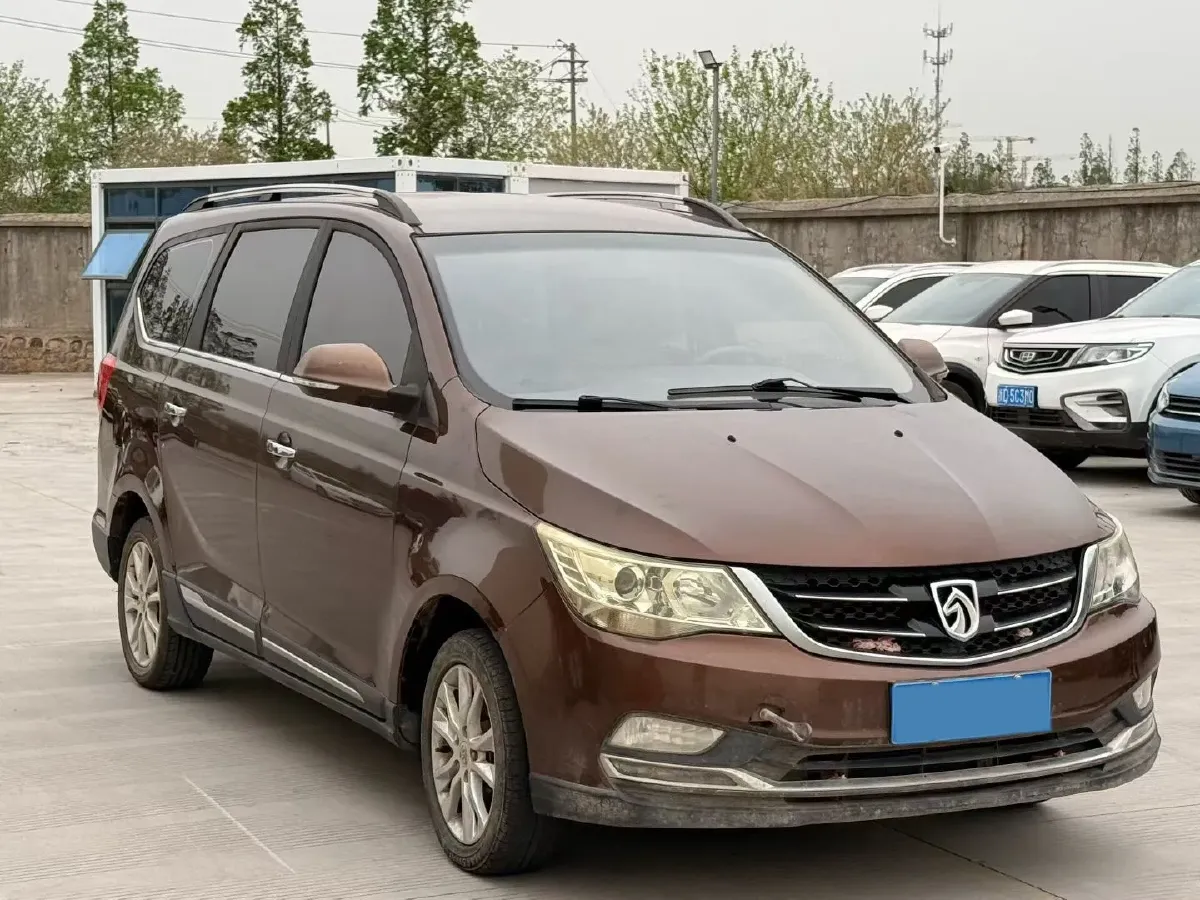 2016 BaoJun 730 1.5L 112HP L4 5MT,autocango,china used car exporter,china ev exporter,chinese used car exporter,chinese used ev exporter